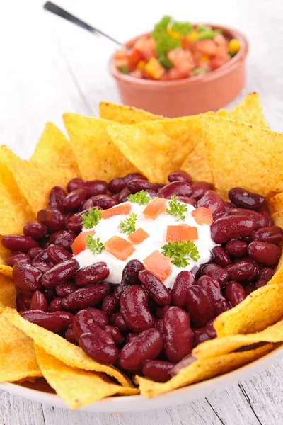 Comida mexicana, nachos con frijoles —  Fotos de Stock