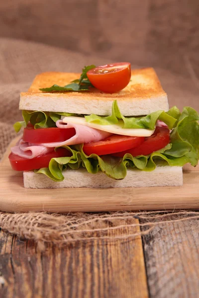 Sandwich with ham and vegetables — Stock Photo, Image