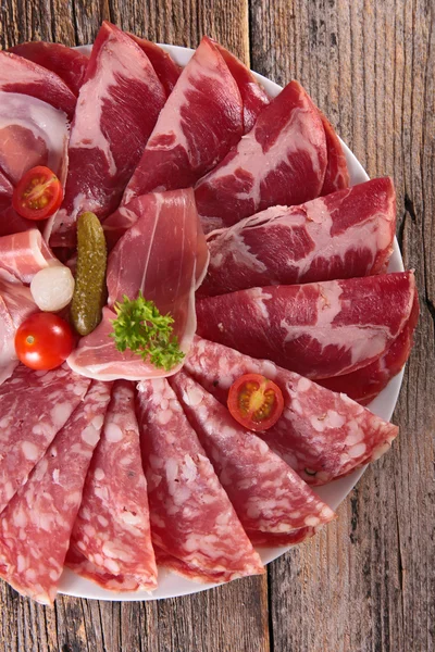 Salame, bacon e presunto — Fotografia de Stock