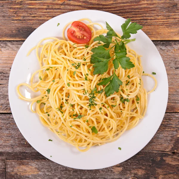 Pasta de espagueti con hierbas — Foto de Stock