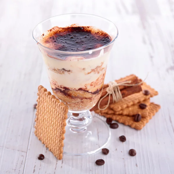 Tiramisu dessert met koekjes — Stockfoto