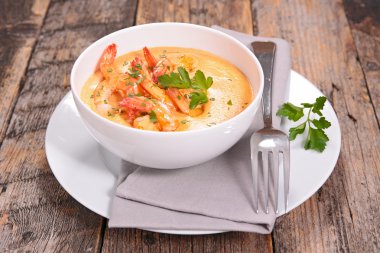 köri ve Hindistan cevizi soslu karides