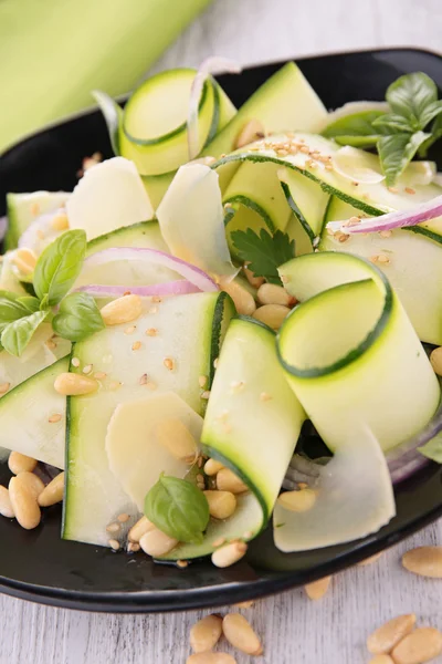 Fresh courgette salad — Stock Photo, Image