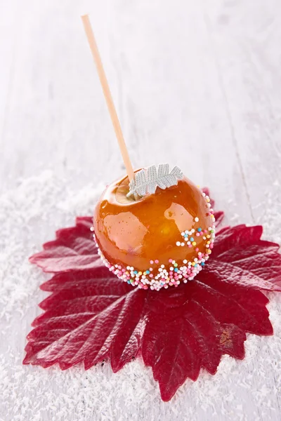 Sweet caramel apple — Stock Photo, Image