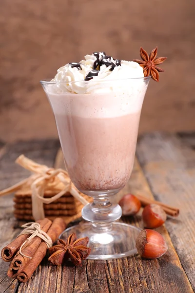 Chocolate quente com creme — Fotografia de Stock