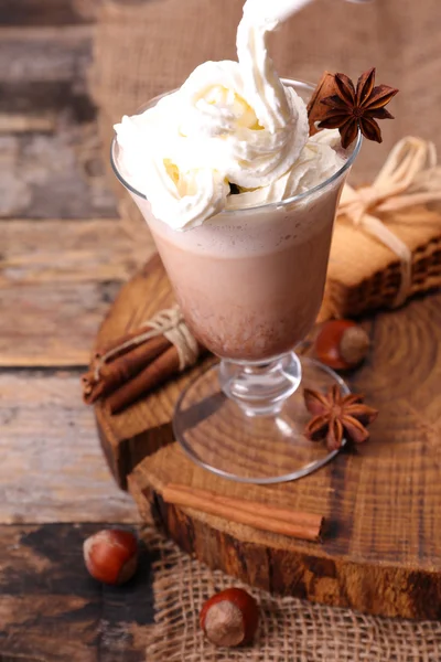 Chocolate quente com creme — Fotografia de Stock