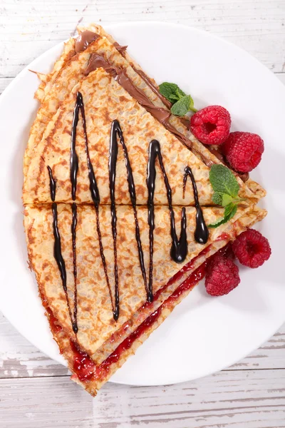 Crêpe aux framboises et chocolat — Photo