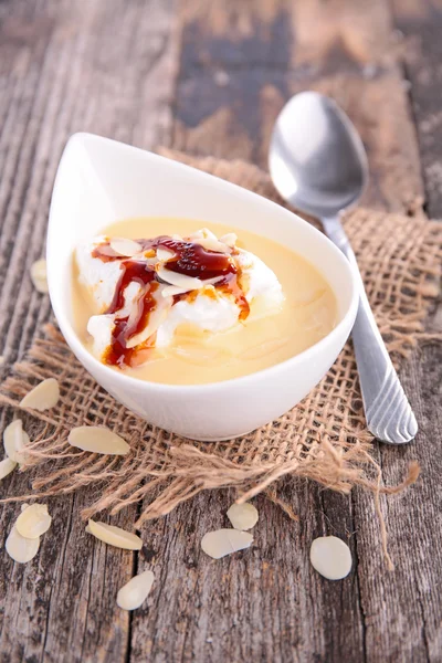 Floating island dessert — Stock Photo, Image