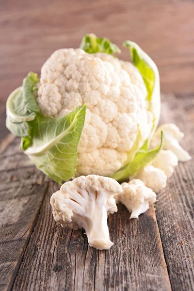 Fresh raw cauliflower — Stock Photo, Image