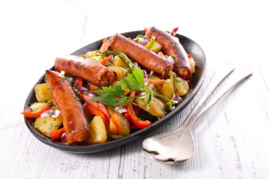 İtalyan pişmiş sosis