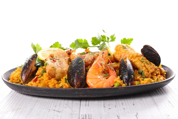 Paella com mexilhões e camarões — Fotografia de Stock