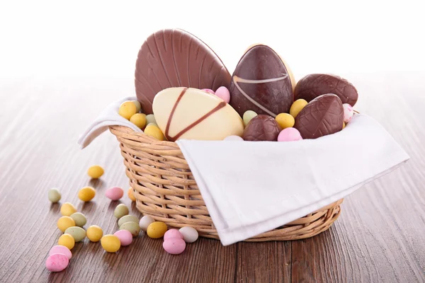 Easter eggs and candies — Stock Photo, Image