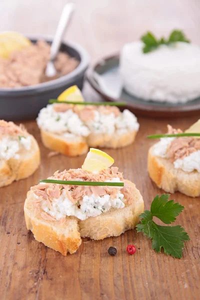 Canape with rillette and cheese — Stock Photo, Image