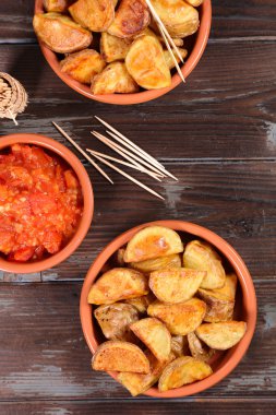 patatas bravas domates soslu