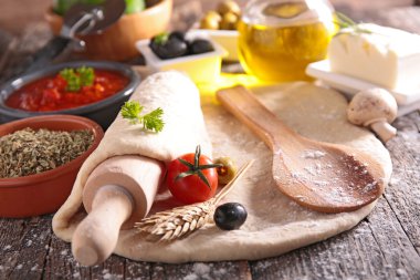 Çiğ hamur pizza için