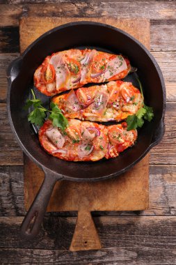 domates soslu fırında patlıcan