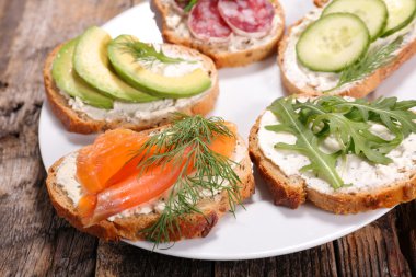 çeşitli sandviçler, brushetta