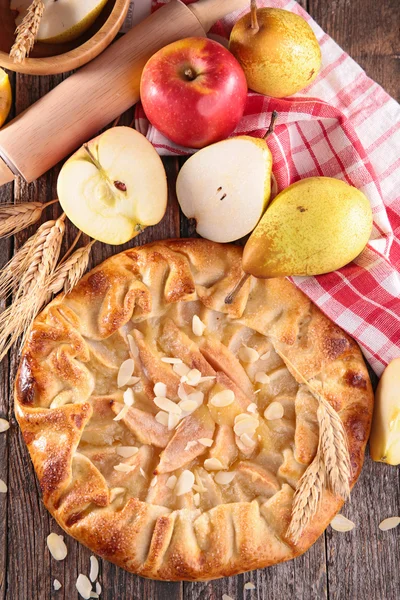 Tarte aux poires et aux pommes — Photo