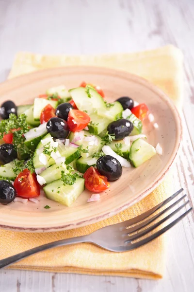Salada de pepino com azeitonas — Fotografia de Stock