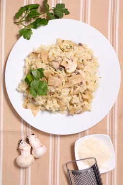 mantar vejetaryen risotto