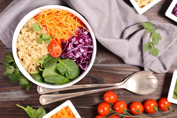 Vegetarian salad bowl — Stock Photo, Image