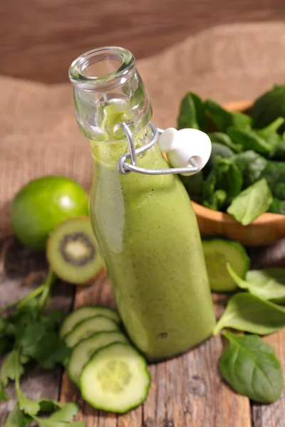 Gesunder grüner Smoothie — Stockfoto