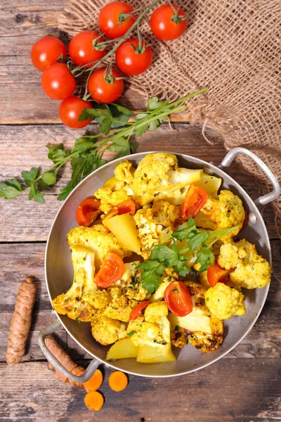 Baked vegetables with cauliflower — Stock Photo, Image