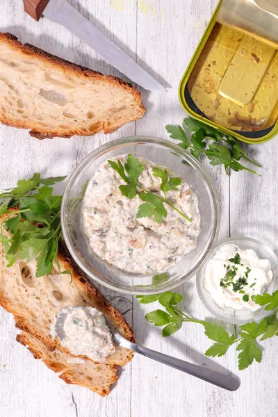 Fish spread, and bread for canape — Stock Photo, Image