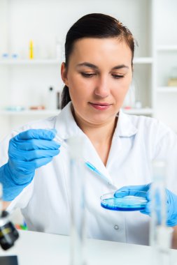 Bir örnek analiz kadın analiz örnek Laboratory.laboratory yılında bilim adamı Yardımcısı.