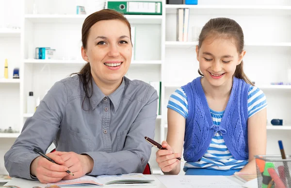 Mother Helping Daughter With Homework. — Stock Photo, Image