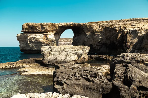 Azure Window, famous stone arch of Gozo island in the sun in summer, Malta — Stock Photo, Image