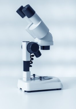 Laboratuvar mikroskobu. Laboratuvardaki modern mikroskoplar.