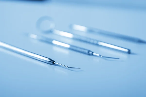 Conjunto de ferramentas de equipamentos médicos de metal para dentes cuidados dentários — Fotografia de Stock