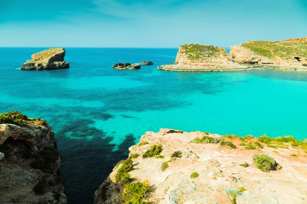 Голубая лагуна на острове Комино, Мальта Гозов — стоковое фото