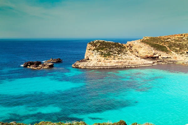 De blauwe lagune op het eiland Comino, Malta Gozo — Stockfoto