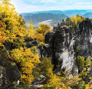 Doğu Almanya bastei kaya oluşumları bakış