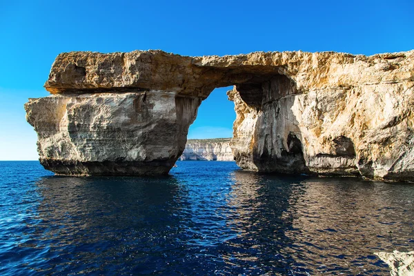 Azure Window, famous stone arch of Gozo island in the sun in summer, Malta. — Stock Photo, Image