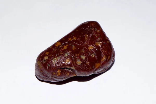 Deniz kabuğu ve güzel renkli taşlar jaspers