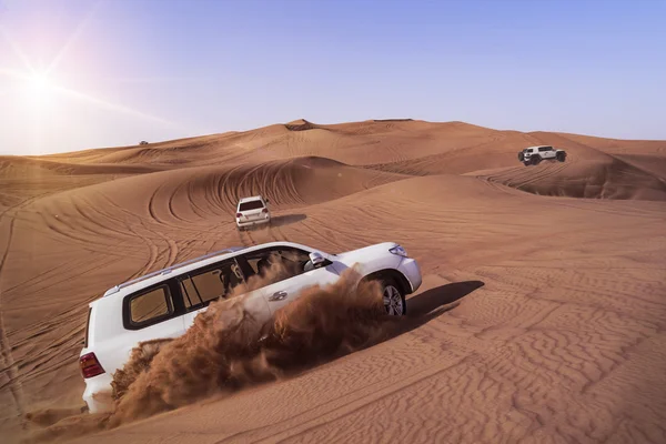 Έρημο σαφάρι με τα SUV — Φωτογραφία Αρχείου