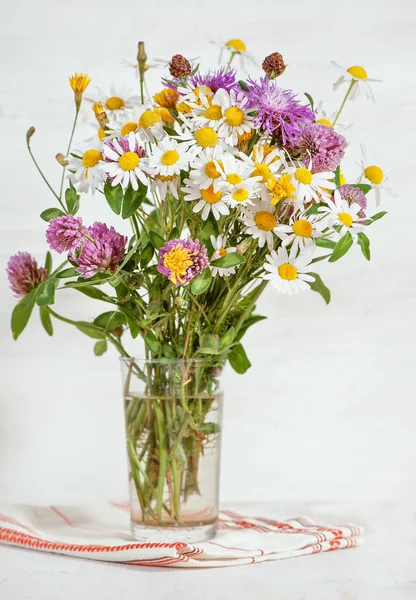 Strauß Sommerblumen — Stockfoto