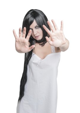 İzole mistik hayalet kadın. Eller üzerinde odaklanmak