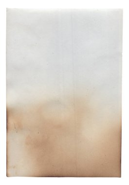 Yanmış lekeleri ve çizikleri olan eski, kaba doku retro kağıdı izole edilmiş.