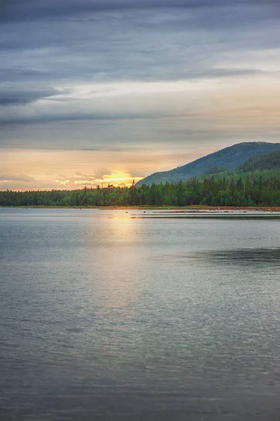 Beautiful Gloomy Landscape Lake Hills Range — Stock Photo, Image