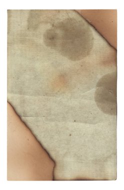 Yanmış lekeleri ve çizikleri olan eski, kaba doku retro kağıdı izole edilmiş.