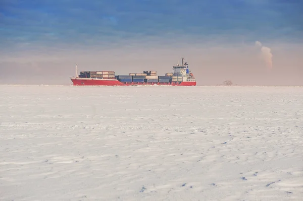 Transporte Inverno Navio Carga Grande Fairway Congelado Mar Gelo — Fotografia de Stock