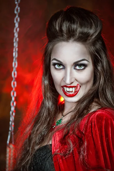 Mooie halloween vampier vrouw — Stockfoto