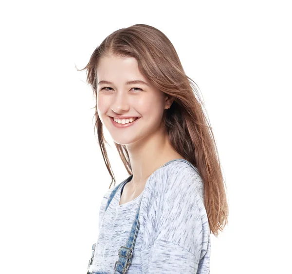 Jonge mode meisje in jeans overall poseren geïsoleerde — Stockfoto