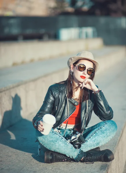 Young fashion hipster beautiful girl in leather jacke with retro — Stock Photo, Image