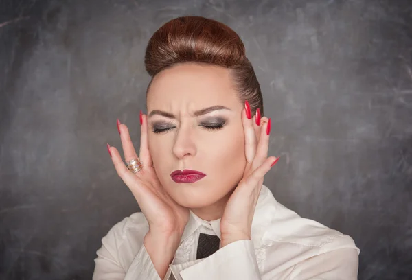 頭痛と美しい女性 — ストック写真