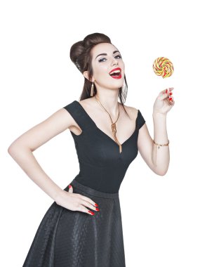 Genç güzel kadın tarzında lolipop ile retro PIN